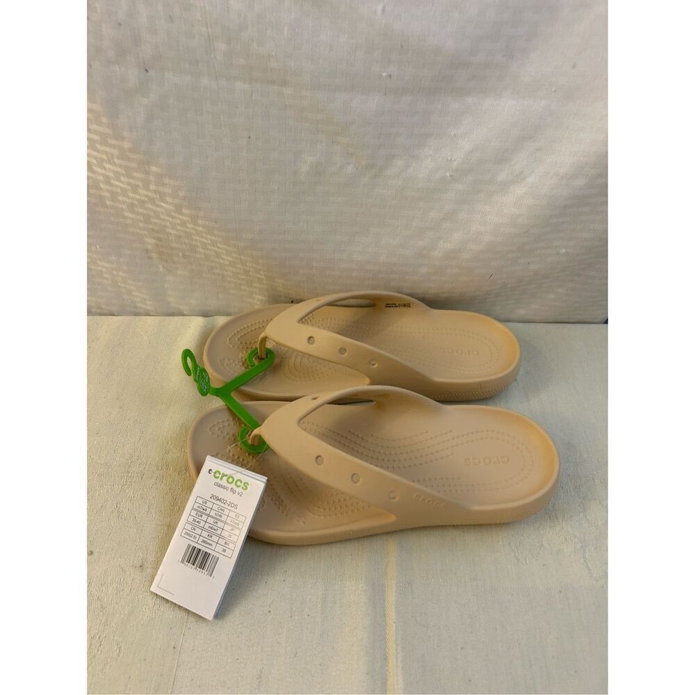 Crocs Classic Flip V women's‎ 9 beige NEW shoes (runs big)